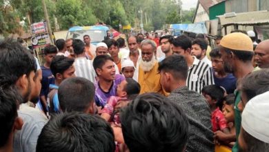 Photo of এনায়েতপুরে ফুটবল খেলার সময় বজ্রপাতে ২ জনের মৃত্যু