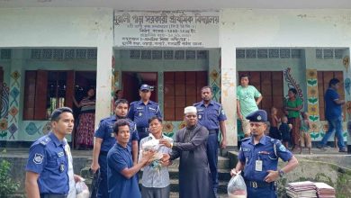 Photo of কাপ্তাইয়ে ক্ষতিগ্রস্থ পরিবারের মাঝে পুলিশের ত্রানসামগ্রী বিতরণ