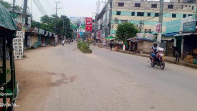 Photo of অবরোধের ৩য় দিন, খাগড়াছড়ি বাজারে পাহাড়ি-বাঙালি উপস্থিতি স্বাভাবিক